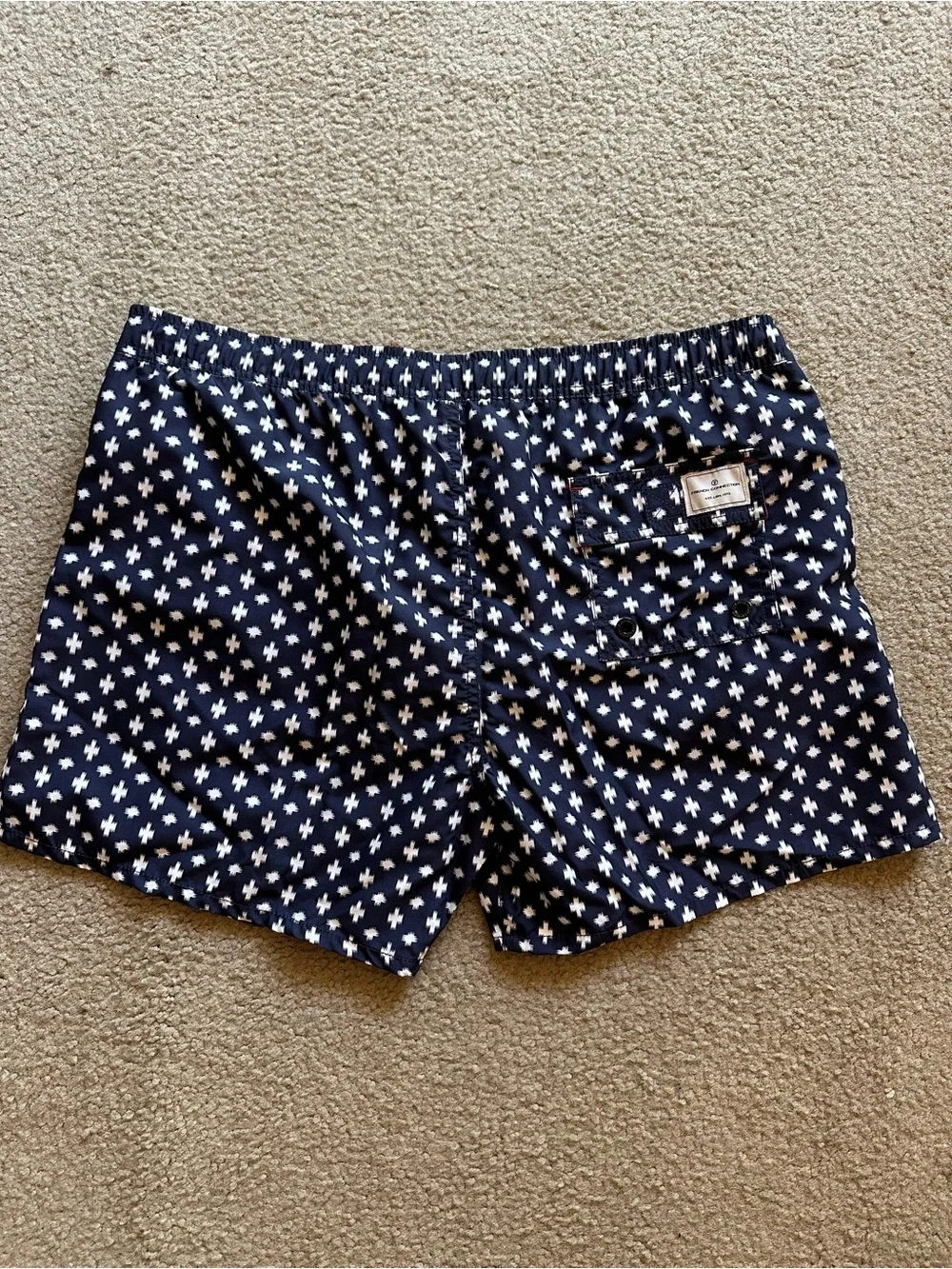 French Connection Men’s Navy Swim Shorts with White Plus Pattern XL Ret. $79 NWT